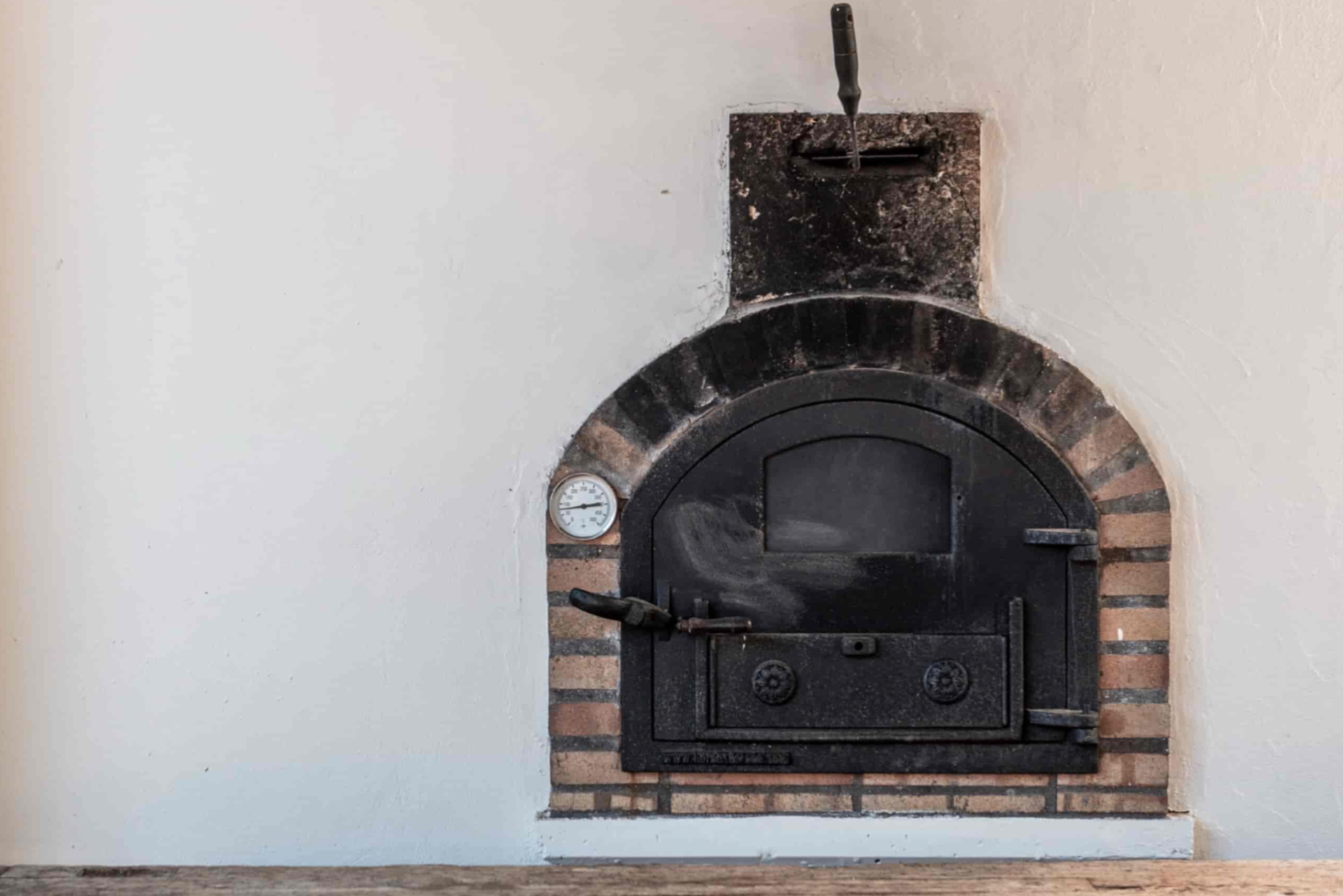 Wood-fired oven