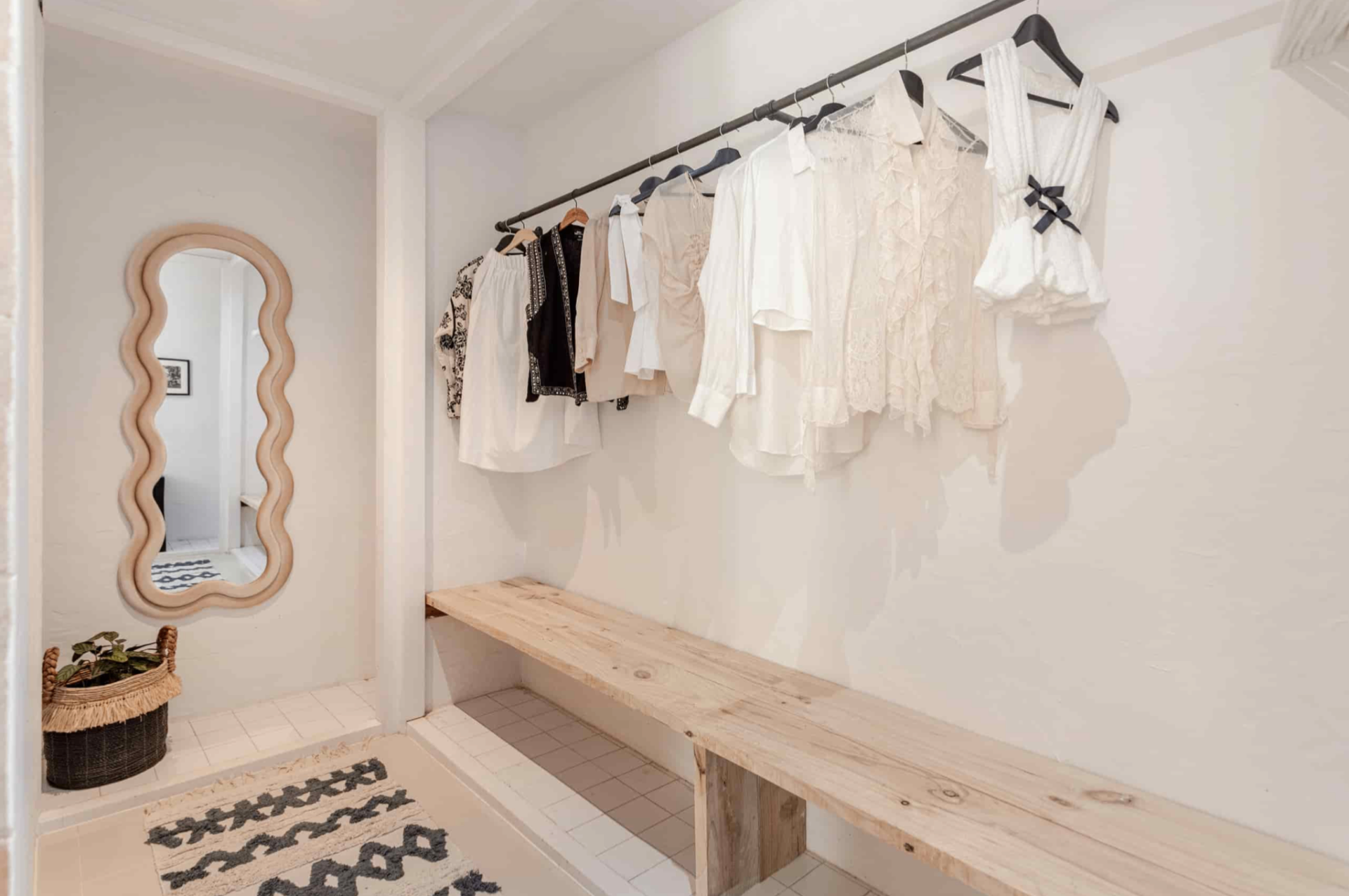 Walk-in dressing room